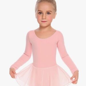 Girls ballet leotard. Light pink dance pleated long sleeve.